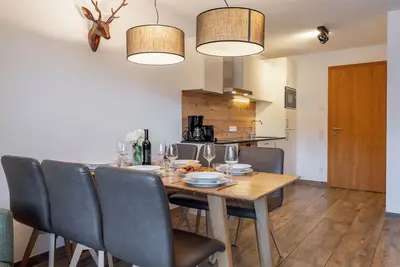 Image de Bel appartement avec balcon et puits commun