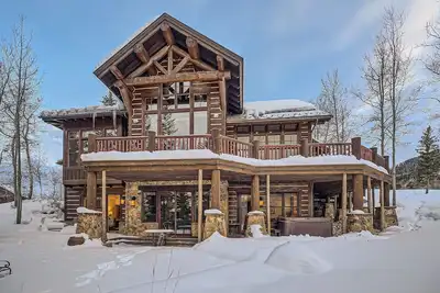 Image de 166 Cimarron Trail - Luxury Log Cabin in Cordillera