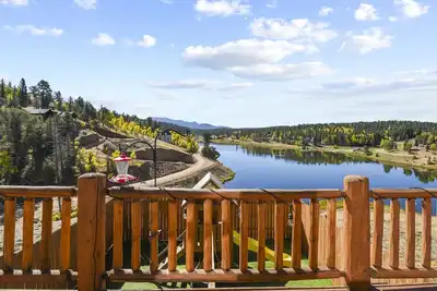 Image de Lakefront w Pikes Peak views!