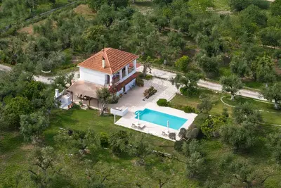 Villa Lola - 3 Bedrooms & Private Pool