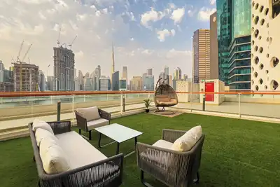 Image de Elegant 2br with Burj Khalifa And Lake view