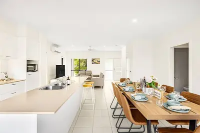 Image de Family Getaway with Easy Access to Beaches & Shops