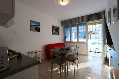 Image de Appartement moderne de deux pièces près de la mer