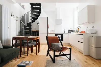 Image de Jestico's, Superb, Very Centrally located, Historical  1 Foc Parking