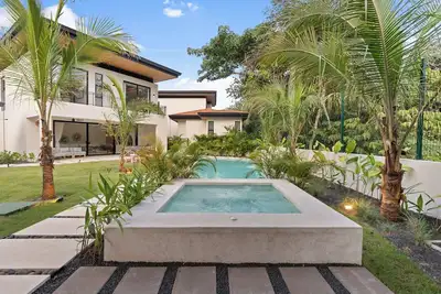 Image de Luxury Villas with Heated Jacuzzi, Private Pools, and Exclusive Amenities