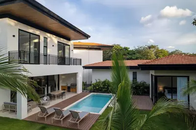 Image de Luxury Stay with Private Pool & Family Amenities in a New Resort Community