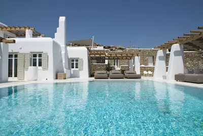 Image de My Rental Homes - Villa Opallia with spacious living and dining areas and a pool