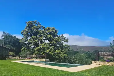 Image de Izarbe, Rural house in the mountains, a stone's throw from the beach.