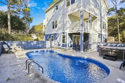 Image de Bit of Heaven: Private Pool | Hot Tub | Rec Room
