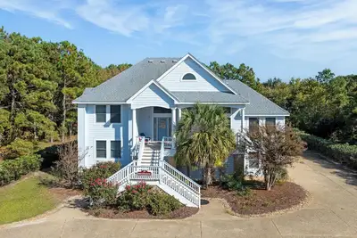 Image de Heron Comes the Sun: Soundside, Pet-Friendly w/ Private Pool and Club Amenities