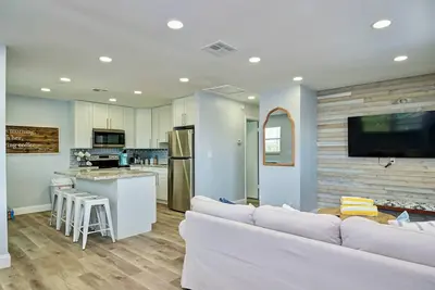 Image de Seahorse Suites #3. Island Living at it's Best!
