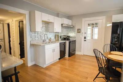 Image de 2-Bedroom Cottage \/ Near Sovah Health, Casino & Averett University \/