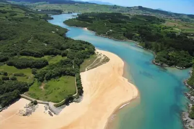 Image de Lovely 3-bedroom apartment in Cantabria Spain with pool and tennis court.