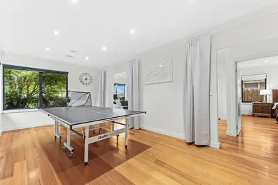 Image de Spacious, Cozy & Entertaining 4br House with a Spa Bathtub and Covered Parking