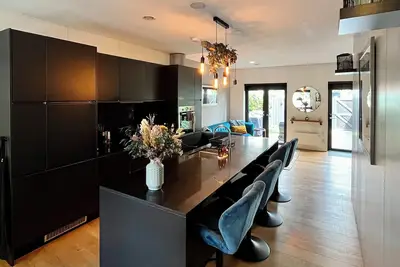 Image de Cityscape Mcr Townhouse - Free parking & garden