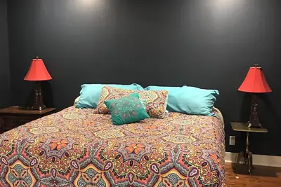 Image de Spacious 4 Br home with seasonal pool, Wi-Fi, Cha in Shawnee. Pets welcome!