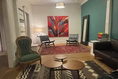 Image de Quartier Petit Laurier. Calme et confortable. \n