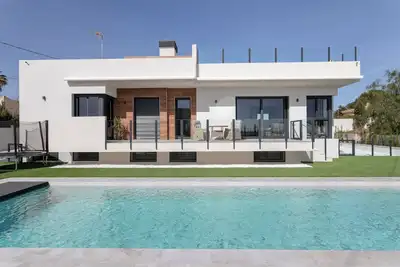 Image de Luxueuse Villa Reina Helena avec piscine privée!