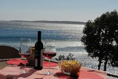 Image de Bella Mare vacation apartment More sea is not possible!