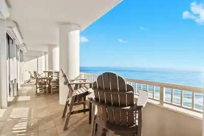 Image de 4 Br Top Floor Beachfront Condo | Beach Club B2010