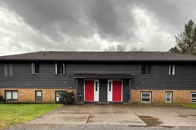 Charming 2-bedroom apartment in lovely Ellicottville with Ac, WiFi