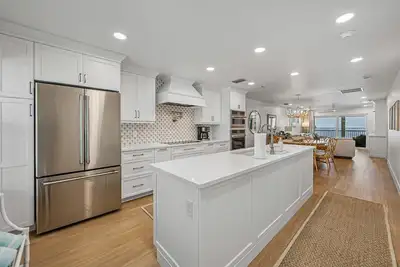 Image de Experience beachfront luxury at Bg North 70, 2-bedroom, 2-bathroom condo in Boca Grande.