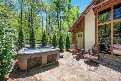 Image de Hot Tub, Firepit, Game Loft, Pet Friendly, King Beds, 2 Units, Sleeps 18