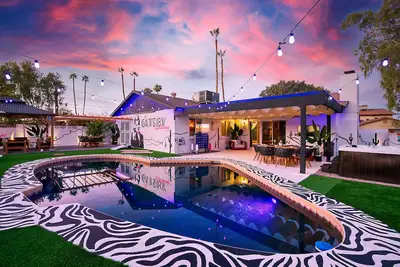 Image de You've never seen a bnb like this!