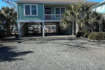 Image de New to Rental Market! Beautifully renovated canal home Pet Friendly