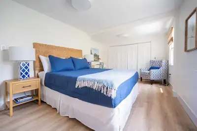 Image de Sun-Filled Private Large Cottage