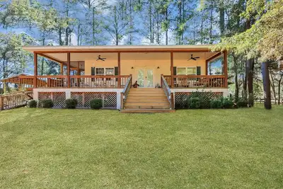 Charming Tabby House 3-bedroom house with Ac and WiFi in Townsend/Shellman Bluff
