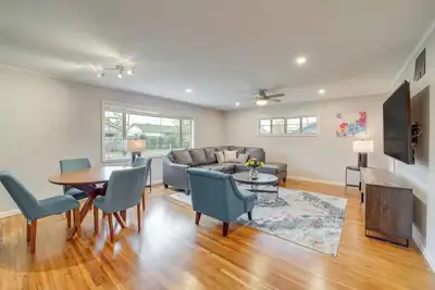 Image de 6 Mi to Dtwn: Dog-Friendly Home w/ Yard in Tulsa