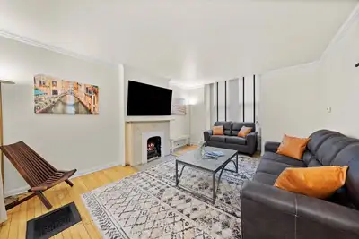 Image de Uic / Little Italy - Lovely 1 Bed 1 Bath Apt. - Free Parking & In-Unit Wash/Dry