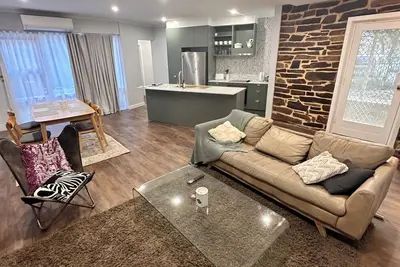 Image de 3 Bedroom Apt City, with Yard, Pet Friendly