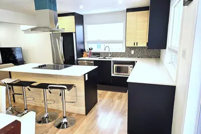 Image de Charmante Maison à Sainte-Foy avec Commodités de Qualité - Clé en main idéale!