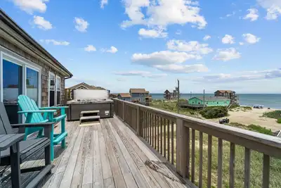 Image de Oceanside Retreat with Ocean Views, Hot Tub & Short Walk to the Beach