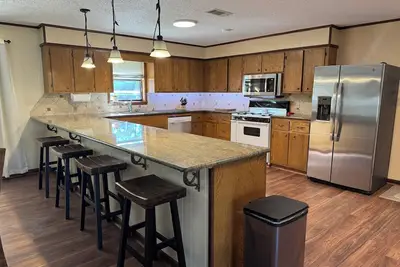 Image de New Listing! Negreet Retreat#2 Waterfront Midlake Toledo Bend Sleeps 12. Hot Tub