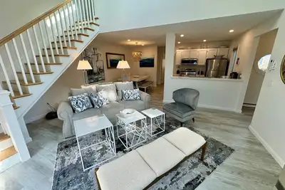 Image de Nautical-Themed, Light and Bright Townhouse in Ocean Edge Resort's Howland Village!