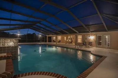 Image de Stylish 4-bedroom Villa with  Heated Pool