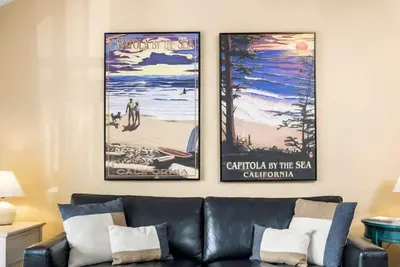 Image de Capitola Village Home - Free Parking & Sleeps 8!