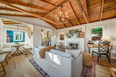 Image de Prized Bungalow now available starting July 1st in wonderful North Laguna Beach.
