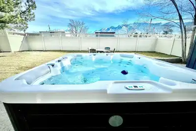 Image de Family Friendly! Hot Tub, 5 Luxury King Beds, Fire Pit, Skiing & Hiking Close
