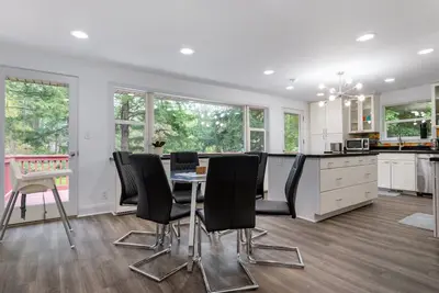Image de 4-bedroom house with Mil suite