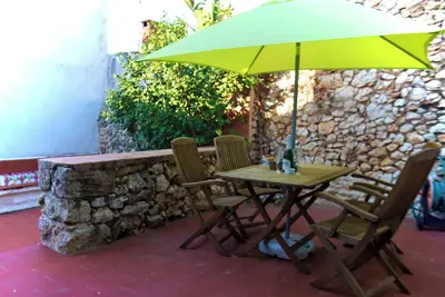 Image de Family Friendly 150-year-old house in the heart of Lliber