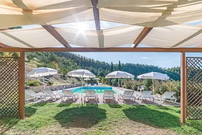 Belle maison à Dicomano avec WiFi