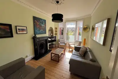 Image de Glasgow West End, Ground Floor Main Door Apartment.