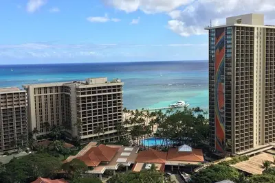 Image de Your Hawaiian Escape Awaits – The Grand Waikikian - 2 Bedroom Partial Ocean View