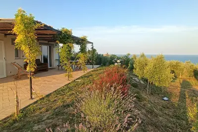 Image de Panoramic Cottage, stunning view, 3 mins from the sea, surrounded by olive trees