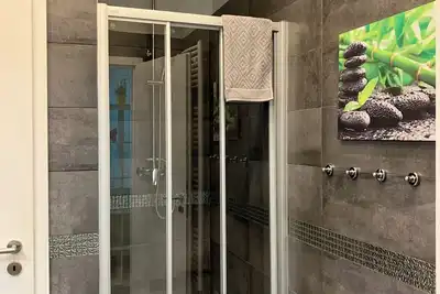 Image de Charming, Fun, 3-Suite Apartment in Vibrant Budapest