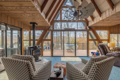 Audubon Breeze Chalet by Innsbrook Vacations!